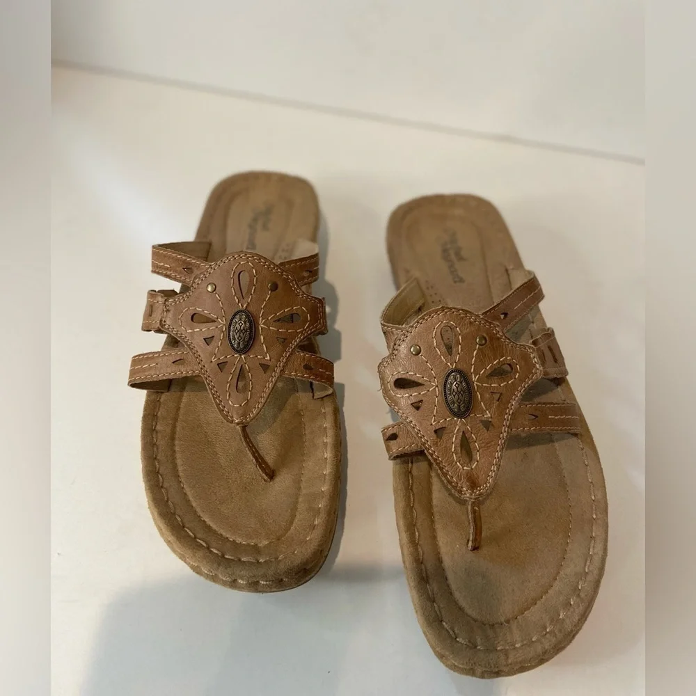 Michel Meynard~Comfy~Tan Leather~Cut-Out Triple Strap~Thong Wedge Sandal~Size 10 - Picture 5 of 12